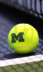 UMtennisball